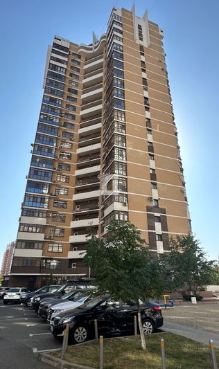 Продажа 1-комнатной квартиры 63 м², 10/23 этаж