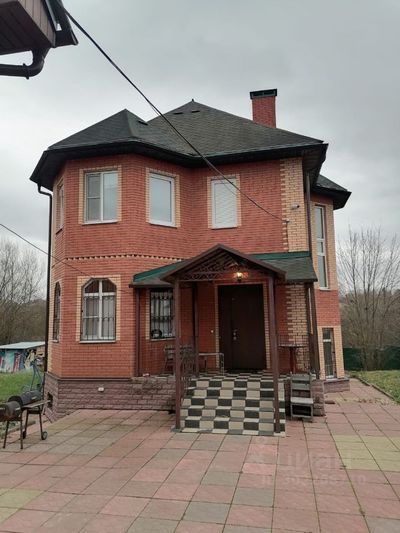 Аренда дома, 280 м², с участком 10 соток