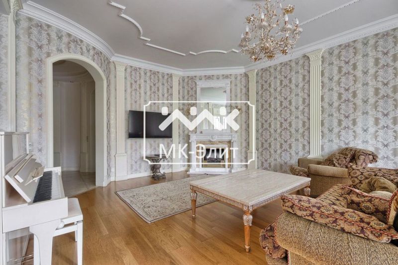 Продажа многокомнатной квартиры 280 м², 2/5 этаж