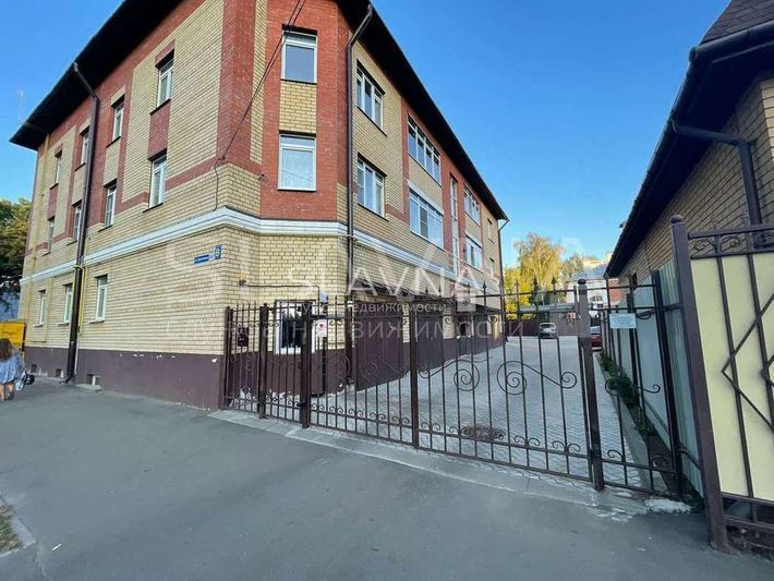 Продажа 3-комнатной квартиры 102 м², 1/3 этаж