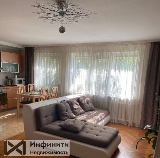 Продажа 3-комнатной квартиры 70 м², 2/10 этаж