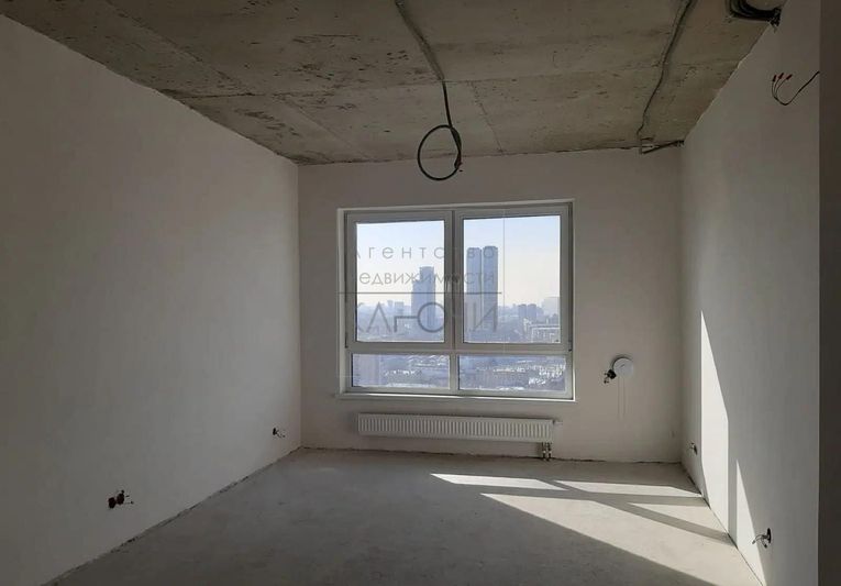 Продажа 1-комнатной квартиры 43,3 м², 30/32 этаж