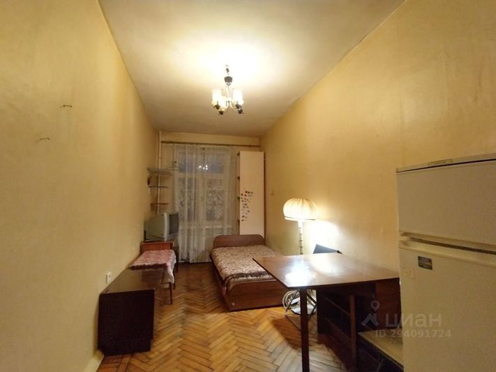 Аренда 1 комнаты, 14 м², 4/4 этаж