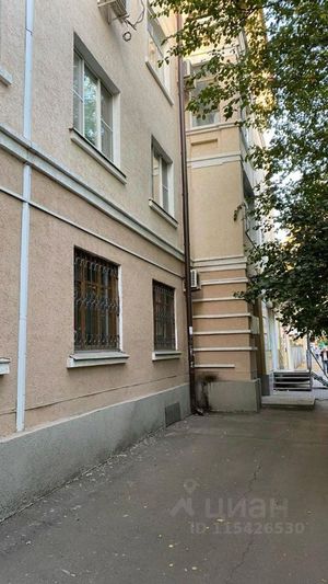 Продажа 4-комнатной квартиры 90 м², 1/4 этаж