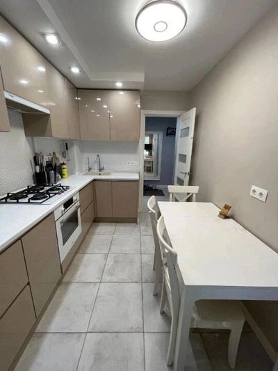 Продажа 3-комнатной квартиры 62 м², 1/9 этаж