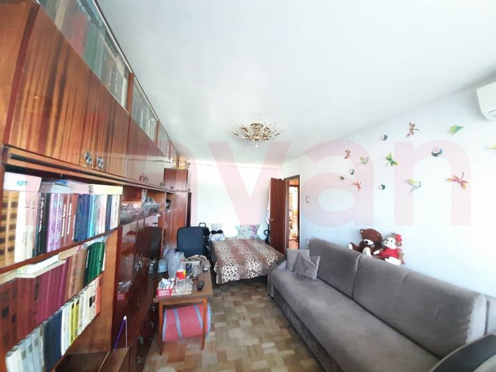 Продажа 3-комнатной квартиры 62 м², 3/5 этаж