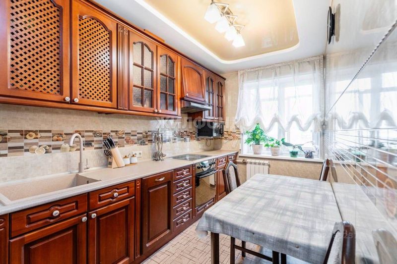 Продажа 3-комнатной квартиры 65 м², 9/9 этаж