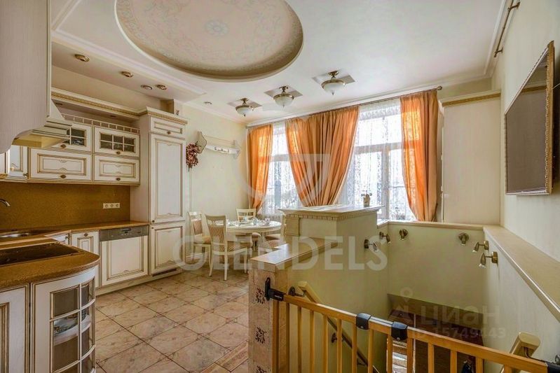 Продажа 4-комнатной квартиры 133 м², 2/7 этаж