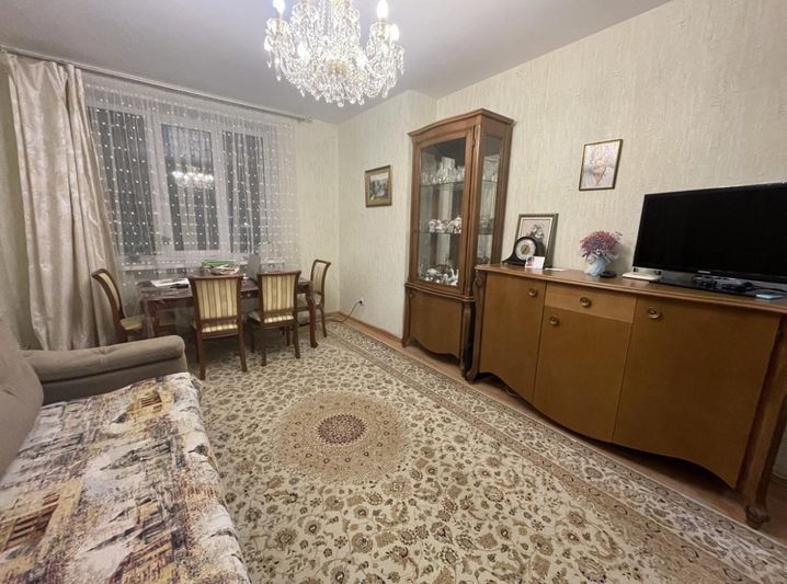 Продажа 2-комнатной квартиры 60 м², 1/5 этаж