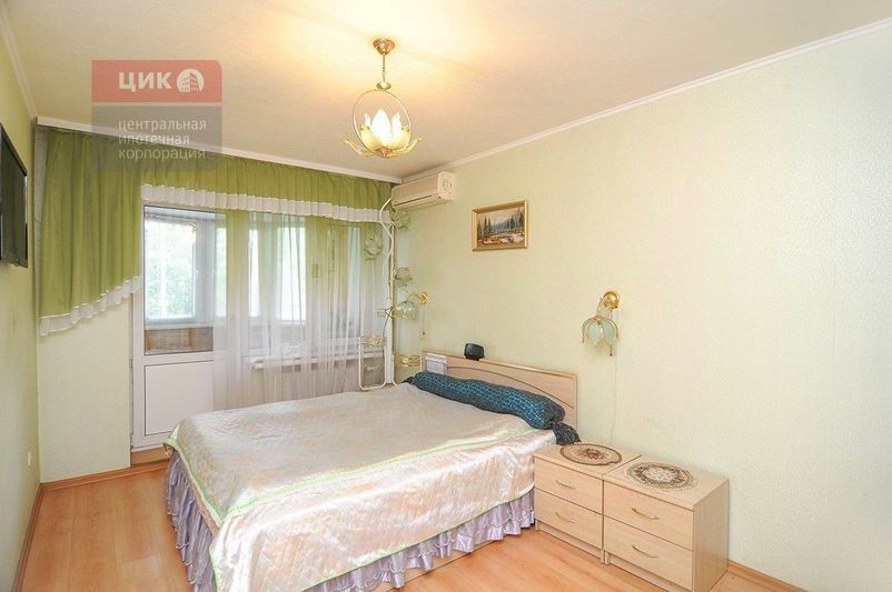 Продажа 2-комнатной квартиры 63 м², 1/10 этаж